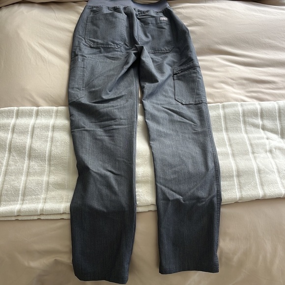 Figs Technical Gray Scrub Pants - Picture 2 of 2
